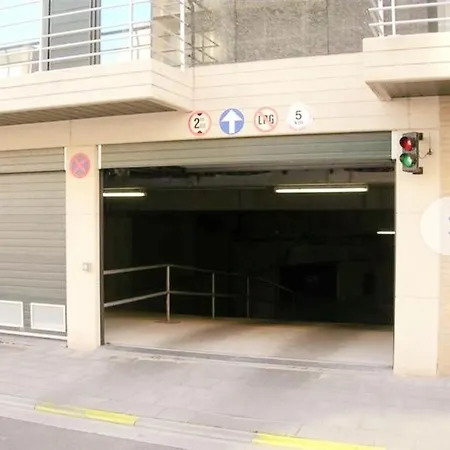 Louis Met Parking 公寓